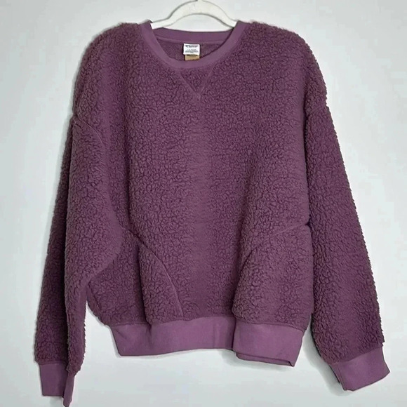 VS Sherpa Crew Sweatshirt - Picture 11 of 13